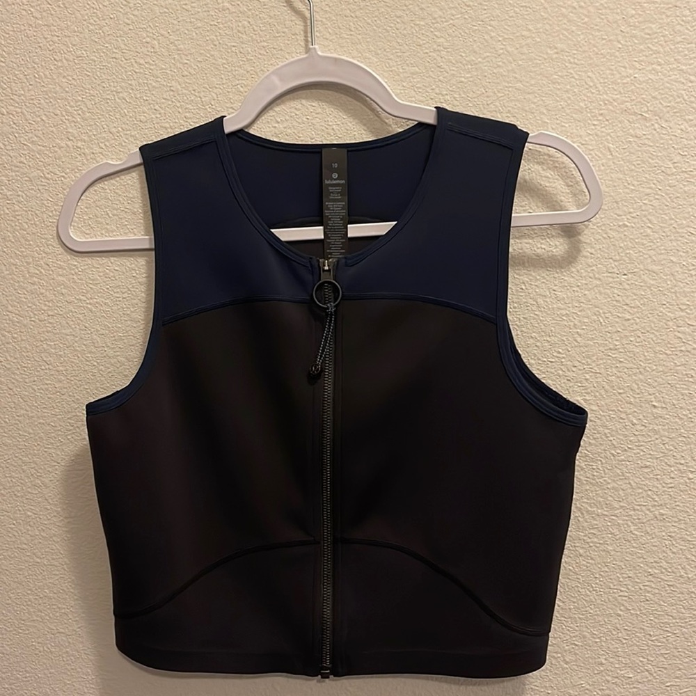 Lululemon swim top